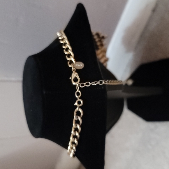 Mark Avon Statement Necklace - Picture 5 of 7